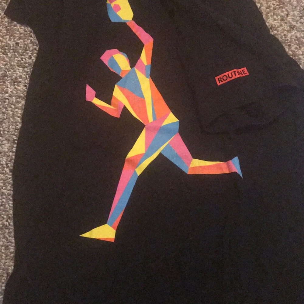 Men’s Routine outfielder t shirt - Picture 2 of 4